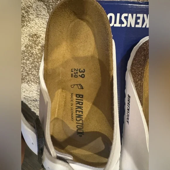 White Birkenstock Arizona Leather Sandals, 39, NIB - Picture 3 of 6